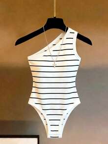 SHEIN Franclia Áo liền thân không tay dành cho nữ, kiểu dáng gợi cảm với vai lệch bất đối xứng, ôm sát, chất liệu co giãn, họa tiết sọc, cài nút bấm, thích hợp mặc trong nhà. - Đen và trắng - Xem 5