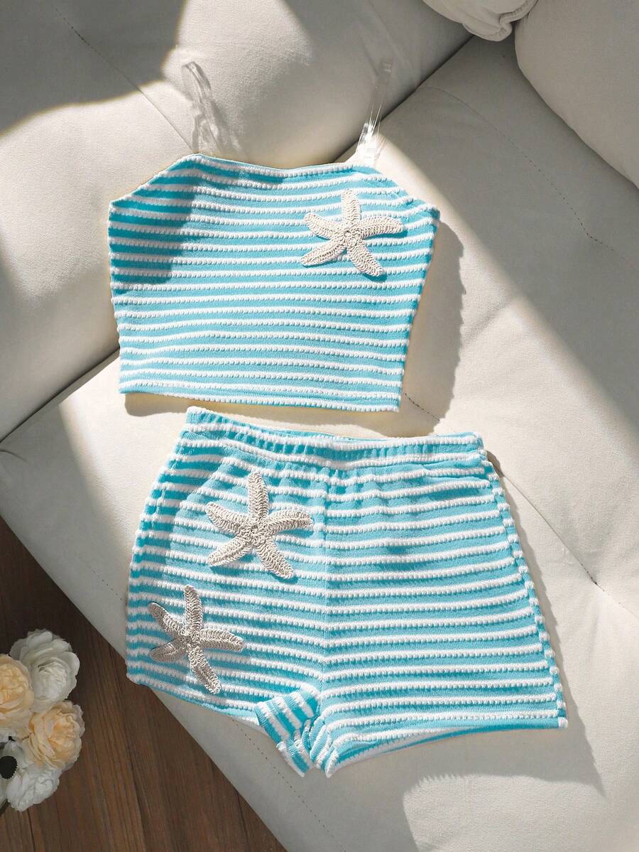 SHEIN Sparklyn 两件套女童Y2K风格黄白条纹泳衣套装,海星刺绣纹理面料抹胸上衣配隐形肩带和短裤,柔软舒适,甜美海滩度假风,适合夏季穿着 - 藍色 - 查看 1