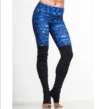 Alo Yoga Airbrush High-Waist Highlight Goddess Legging W6386SR - KALEIDOSCOPEPRINTBLK - 黑色 - 查看 2