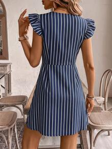 SHEIN Frenchy V领短袖A字型纽扣装饰女式连衣裙 - 彩色 - 查看 2