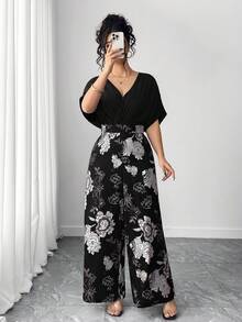 Elenzga Plus Size Solid Color & Printed Patchwork V-Neck Short Sleeve Jumpsuit - Black and White - View 3