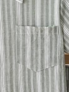 SHEIN Bộ 2 món cho bé trai tuổi teen, áo sơ mi ngắn tay màu trơn mềm mại phối cùng quần short dệt sọc jacquard, chất liệu thoải mái, kiểu dáng thời trang, hàng mới về mùa xuân/hè, phù hợp cho nhiều mùa và dịp. - Nhiều màu - Xem 7