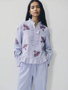 Nöista Conjunto de dos piezas a rayas con blusa de manga bordada con cuello mao, pliegue con volantes y bajo con volantes. Los pantalones anchos y relajados a juego tienen cintura elástica con cordón ajustable. Atuendo ideal para cada día, primavera, verano, Pascua, días festivos. - azul real - Ver 6