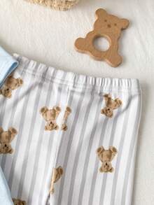 SHEIN Bộ đồ mặc nhà 2 món cho bé trai, in hình gấu dễ thương, gồm áo ngắn tay và quần legging. - Màu Xám nhạt - Xem 5
