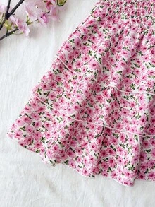 SHEIN 儿童及青少年女孩粉色纯色针织扭结前片露脐上衣搭配碎花宽松A字层叠半裙两件套，适合春夏海滩、邮轮、度假穿着。 - 粉色 - 查看 6