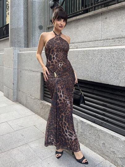 Marta Soriano 豹纹露背系带修身褶皱金属装饰连衣裙，适合女士，尽显奢华新年新风尚，低调奢华，适合舞会、聚会、宴会、低调奢华、闪耀夺目的节日派对、锐舞派对、音乐节、郊游、度假、户外、婚礼季、宴会、宰牲节、新年派对、派对造型、早春派对礼服、正式新年夜优雅派对礼服、豹纹连衣裙