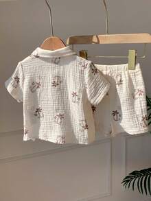 SHEIN 2pcs Baby Boy Summer Vacation Casual Cute Palm Tree Pattern Short Sleeve Loose Shirt&Elastic Waist Shorts Set,Outfit,Crepe Fabric - Multicolor - View 3