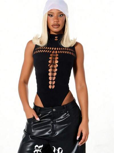 SUMWON WOMEN Schwarzer ärmelloser Bodysuit mit Neckholder, Leiterausschnitt vorne und seitlicher Schnürung für Dates und Sommerfeste