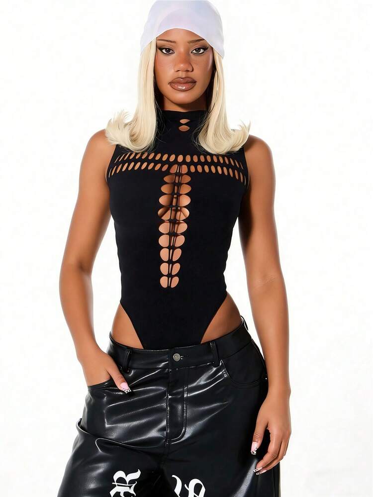 SUMWON WOMEN Body sans manches noir à encolure ras-du-cou avec panneau frontal à découpes en échelle et détails de laçage sur les côtés pour une soirée, une fête d'été