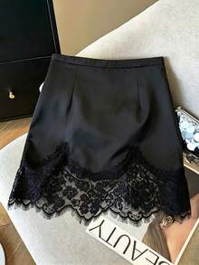 SHEIN Franclia Váy ngắn nữ mùa xuân/hè mới, chất liệu satin đen bóng, thắt eo bất đối xứng, viền ren, thanh lịch, thích hợp mặc đi làm hàng ngày, dự tiệc, lễ hội, công sở. - màu đen - Xem 2