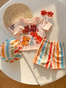 SHEIN Bộ 3 món cho bé trai bé gái mùa hè, áo thun ngắn tay họa tiết hoạt hình dễ thương thoải mái vui nhộn, quần short, mũ kẻ sọc, bộ đồ mùa hè, bộ kẻ sọc, bộ đồ đi du lịch, bộ đồ đi du lịch - Nhiều màu - Xem 2