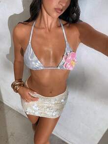 Aloruh 女士春夏新款金属光泽面料派对连衣裙，3D立体花卉装饰，优雅性感迷你三角罩杯比基尼上衣，适合海滩/度假穿着 - 白色 - 查看 4
