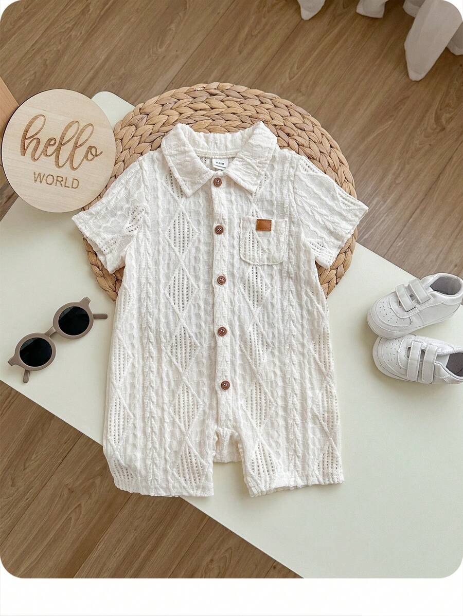 Bộ áo liền quần ngắn tay màu trắng kiểu dáng thường ngày cho bé trai, có cúc cài phía trước và cổ áo. Bộ áo liền quần dệt kim màu kem thời trang. - Màu be - Xem 1