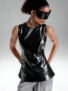 SHEIN Aveloria GENKIRA 2026新款优雅女士PU皮上衣，适合约会、学生装、日常通勤、百搭基础款、休闲、海滩等多种场合。简约休闲的女士PU皮上衣，纯色设计，露背镂空剪裁凸显腰部线条，采用PU材质，多种颜色可选。 - 黑色 - 查看 5