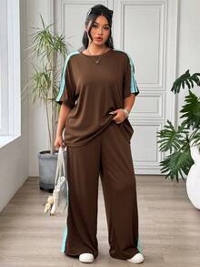 SHEIN EZwear 大码夏季休闲撞色条纹T恤和裤子两件套 - 棕色 - 查看 7