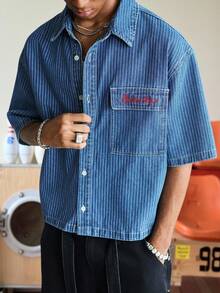 STEELVANCE Camisa de manga corta de mezclilla azul con rayas y bordado, estilo casual urbano para hombres - Azul lavado medio - Ver 3