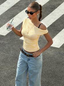 Muchica 女款白色條紋針織單肩上衣 夏季馬卡龍色系條紋 T-shirt 可愛造型 船領 條紋黃色 日間時尚 - 黃色 - 查看 6