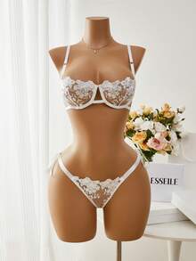 Esselle 2pcs Women Embroidery Bow Detail Lingerie Set - White - View 1