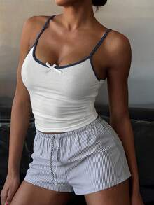 Livesso Conjunto de pijama con camiseta de tirantes con ribete de contraste y pantalones cortos con estampado de rayas para mujer - Blanco - Ver 6