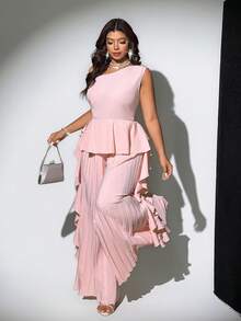 Viva Relle Bộ jumpsuit cúp ngực bằng chiffon mềm mại mới dành cho nữ cỡ lớn mùa xuân/hè, quần ống rộng xếp ly ôm eo. Thích hợp cho phù dâu, tiệc tối, hẹn hò thường ngày và chụp ảnh du lịch. Cổ áo bất đối xứng làm nổi bật bờ vai và đường viền cổ, eo xếp ly tôn dáng, quần ống rộng xếp ly giúp tôn lên vóc dáng và kéo dài chân. - Hồng - Xem 4