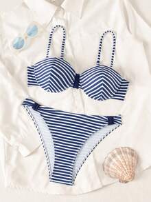 Swim Vcay Đồ bơi sọc xanh navy và trắng cổ điển, có gọng ngực và cúp đúc sẵn giúp nâng đỡ và định hình ngực tốt hơn, dây đeo điều chỉnh được có thể chuyển sang kiểu bandeau, quần cắt cao giúp kéo dài chân và tôn lên tỉ lệ eo-hông, phù hợp cho kỳ nghỉ bãi biển và tiệc bể bơi - Nhiều màu - Xem 3