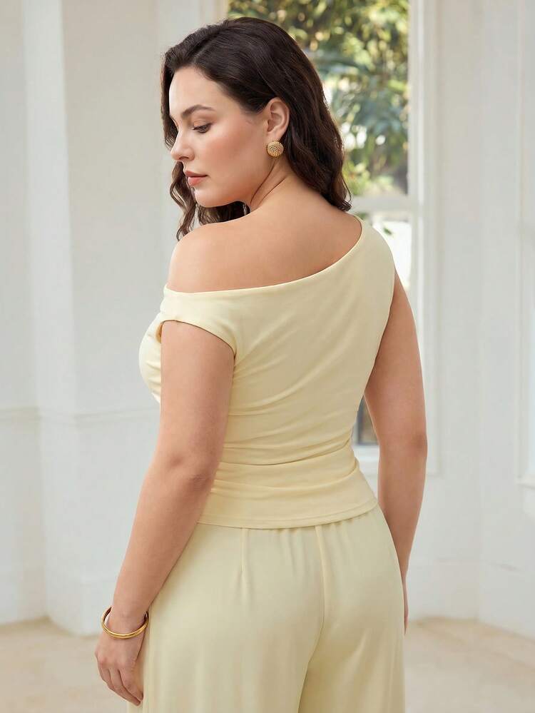 PLUS SIZE WOMEN'S ROMANTIC DATE YELLOW ASYMMETRIC RUCHED ASYMMETRICAL T-SHIRT, SPRING/SUMMER