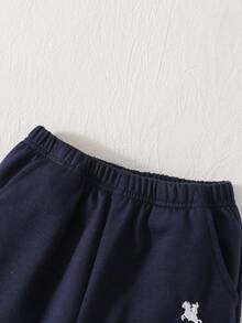 2件套幼儿男童休闲时尚舒适小Logo刺绣Polo衫和裤子套装，时尚撞色罗纹袖口，充满海岛风情，适合海滩周末、夏季穿着，优雅百搭，适合外出、度假、拍照，2026春夏新款 - 卡其色 - 查看 7