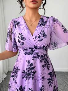 SHEIN Clasi 大码女式V领印花褶皱休闲派对连衣裙 - 淡紫色 - 查看 6