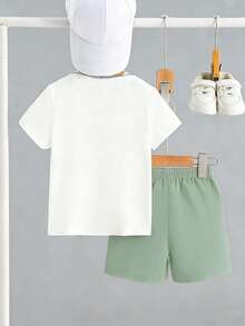 SHEIN Streecool Kids 2pcs/Set Young Boy Leaf Print Contrast Color Round Neck Short Sleeve T-Shirt And Solid Color Shorts - Green - View 2