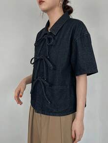 FRIFUL 女款休閒寬鬆落肩前打結牛仔上衣，適合夏季日常通勤 - 藍色 - 查看 5