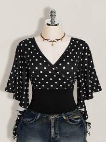 SHEIN ICON 大码女式V领黑白波点荷叶边袖T恤 - 黑與白 - 查看 3
