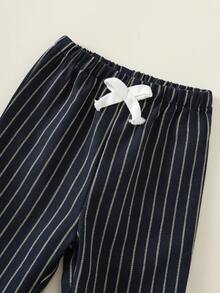 SHEIN 男婴夏季菱格纹 Polo 衫上衣和条纹裤套装，儿童休闲学院风服装，适合生日派对、锐舞派对、晚宴、演出、婚礼、迎婴派对、洗礼、周岁生日庆祝、婚礼宾客等场合。 - 彩色 - 查看 8