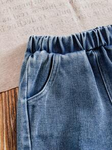 Bộ 2 món cho bé gái, gồm áo thun ngắn tay cổ tròn in hình công chúa và quần short denim cạp chun xếp ly, chất liệu cotton mềm mại, nhẹ, thời trang không thể thiếu cho bé gái, phù hợp mặc mùa xuân/hè, mặc hàng ngày, đi chơi, dự tiệc, sản phẩm mới mùa hè 2026. - trắng - Xem 4
