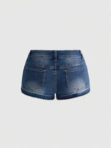 ROMWE Quần short denim cạp thấp gợi cảm phong cách Y2K in họa tiết hoa dâm bụt, đính sequin, kiểu dáng Hawaiian Beach Resort dành cho nữ. - Màu xanh lam - Xem 2