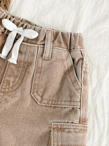 Pantalones cortos de carga de mezclilla holgados de color caqui para niños pequeños - Caqui - Ver 4