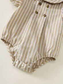 SHEIN Macacão curto listrado cáqui com gola redonda para bebês recém-nascidos (meninos e meninas), ideal para o verão. Perfeito para as férias e para o dia a dia. Ideal para bebês e crianças pequenas. - Multicolorido - Ver 5