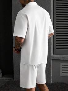 Manfinity CasualCool 男士纯色拉链短袖衬衫短裤休闲套装，送给男友或老公的理想礼物，适合日常穿着 - 白色 - 查看 3