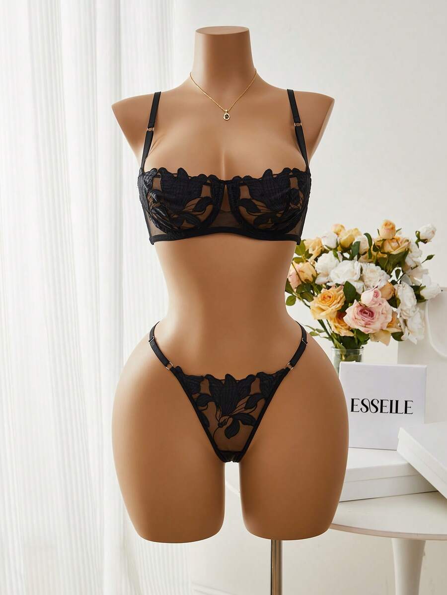 Esselle 2件套性感枫叶蕾丝半罩杯文胸和内裤套装 - 黑色 - 查看 1
