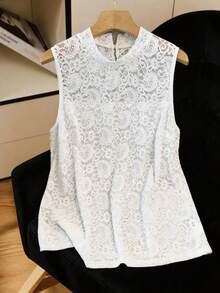 GlowEve CURVE Elegantes figurbetontes Damen-Tanktop in großen Größen mit Rundhalsausschnitt, ärmellos und aus Spitze, geeignet für den täglichen Arbeitsweg, Ausflüge, Partys, Fotoshootings und Urlaub - Weiss - Übersicht 7