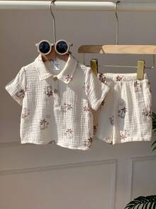 SHEIN 2pcs Baby Boy Summer Vacation Casual Cute Palm Tree Pattern Short Sleeve Loose Shirt&Elastic Waist Shorts Set,Outfit,Crepe Fabric - Multicolor - View 4