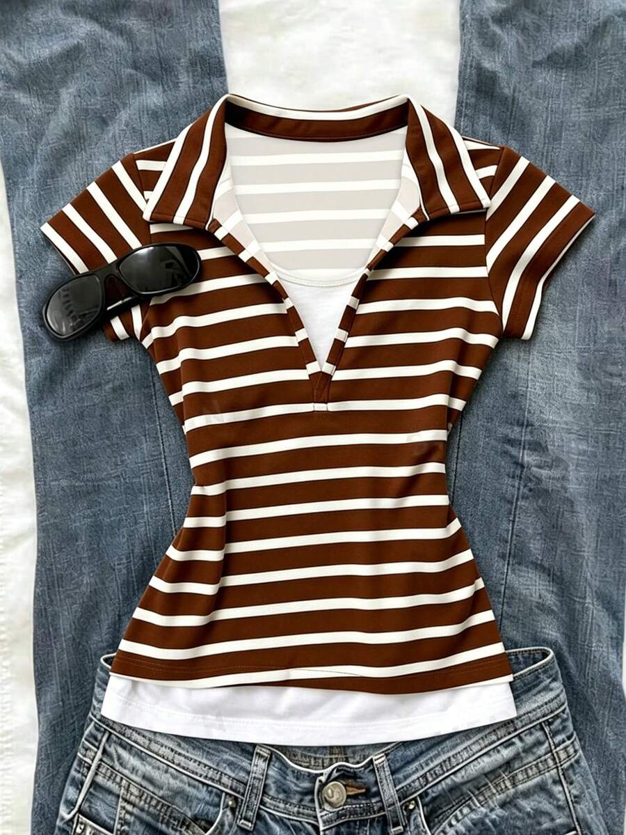 Glimmora Áo polo nữ kiểu dáng retro mùa hè mới, kẻ sọc vàng trắng, 2 trong 1, tay ngắn, cổ chữ V, dáng ôm, thiết kế vintage giản dị, thanh lịch. - Cà phê nâu - Xem 1