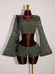 Amplova Conjunto de 2 piezas de suéter corto y sexy de unicolor con mangas acampanadas y calados, y shorts de punto con decoración de flecos para mujer en otoño/invierno - Verde militar - Ver 1