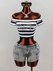 Mistrie Áo thun crop top trễ vai đen trắng kẻ sọc đính đá chữ kiểu Mỹ, ôm sát, hở eo, đa năng. - Đen và trắng - Xem 6