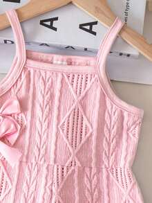 SHEIN Playful Pals 女婴休闲无袖弹力腰短款连体衣，纯色纹理面料，饰有3D蝴蝶结，夏季粉色 - 粉色 - 查看 3