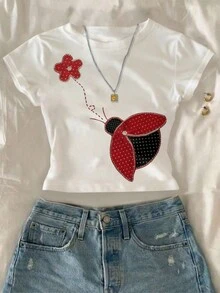 Glimmora Áo thun ngắn tay màu trắng dáng ôm cổ điển, thanh lịch, họa tiết hoa và bọ rùa, thích hợp mặc vào mùa xuân và mùa hè, là món quà thời trang tuyệt vời cho kỳ nghỉ, quà tặng cho anh chị em, quà tặng cho mẹ, một chiếc áo đơn giản và phong cách... - trắng - Xem 4