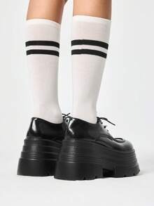 ROMWE Goth Giày sandal cao gót nữ 2026 thời trang mới mùa xuân thu phong cách punk da PU màu tối mũi tròn đế cao buộc dây phía trước, giúp nữ không bị mỏi chân, tăng chiều cao, kiểu dáng Anh quốc, giày da nhỏ. - màu đen - Xem 5