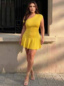 Hourglow Mono de talla grande casual de verano de unicolor con hombro asimétrico y fruncido, para Body de reloj de arena - Amarillo - Ver 4