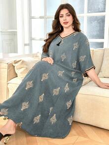 SHEIN Lacomfia Casual Embroidered V-Neck Batwing Sleeve Loose Regular Spring/Summer Plus Size Women Arabic Dress - Grey - View 1