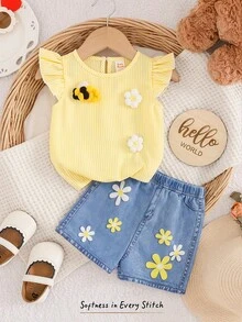 Cozy Pixies Conjunto de 2 piezas para bebé niña: Top con mangas de vuelo texturizadas amarillo y pantalones rectos - Amarillo - Ver 5
