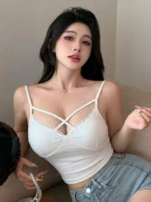 DAZY 女款蕾絲拼接交叉細肩帶背心 白色 夏季 性感 夜店外訪穿搭 - 白色 - 查看 5